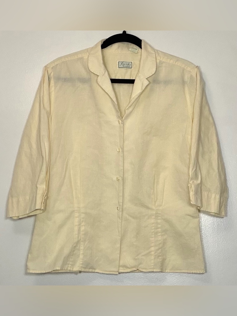 Vintage Foxcroft Women’s Cream Button Down 3/4 Sleeves Shirt